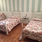 Bed & Breakfast City's House 2*