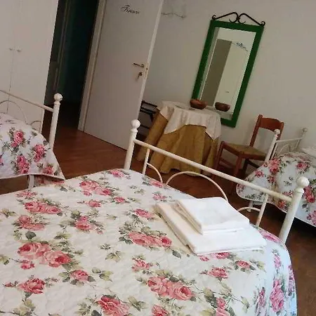City's House فندق مبيت وإفطار بيرغامو